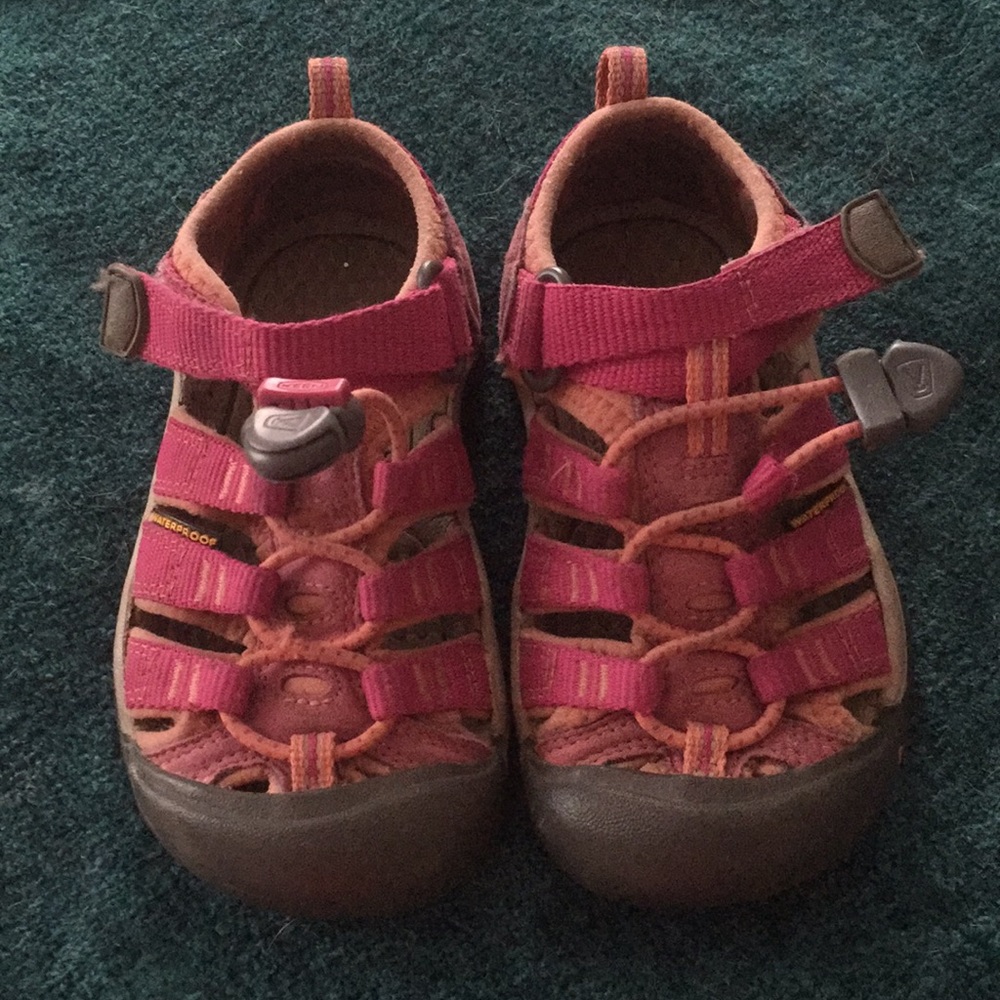 Girls Keens size 9